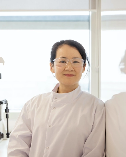 R&D scientist in high throughput screening lab.